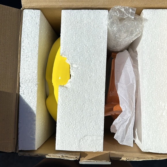 Vintage 90's Warner Bros Speedy Gonzalez chip and salsa bowl. - Picture 3 of 3